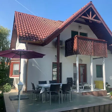 Beatrix Ueduelohaz Balatonbereny