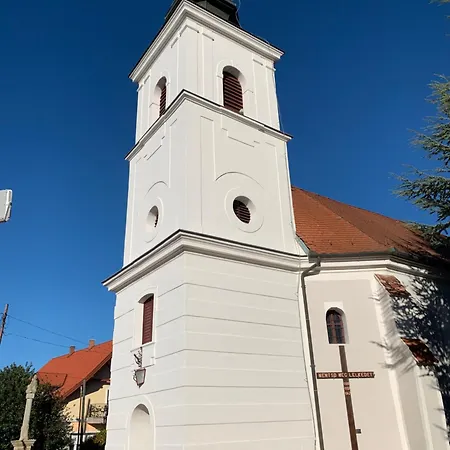 Beatrix Ueduelohaz בית נופש *